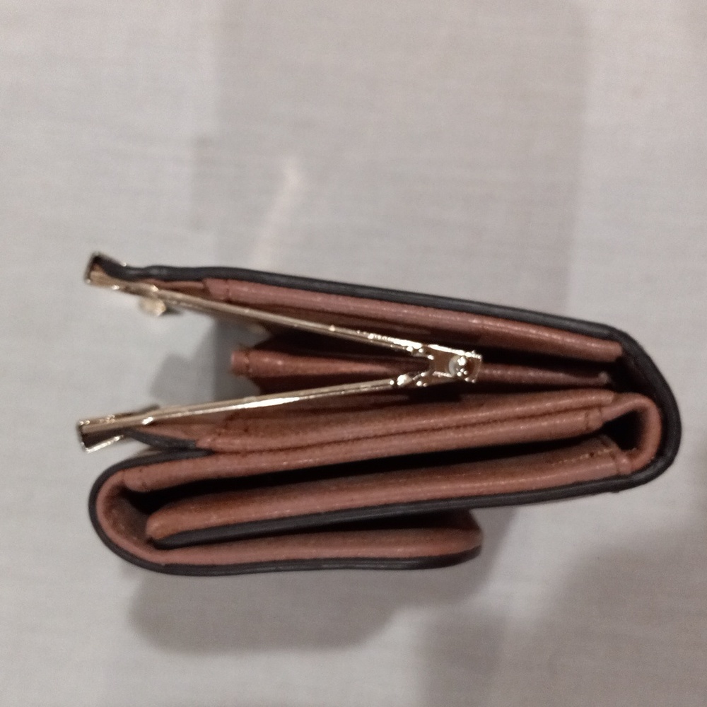 Wallet - Picture 5 of 10